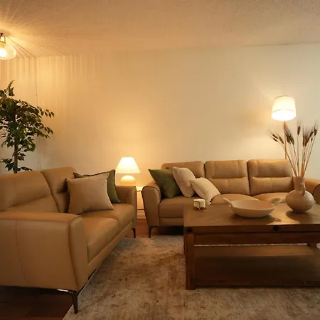 Entire Stylish 2-Bedroom Townhouse, Beach & Disney